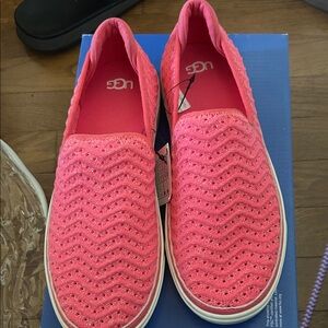 UGG Women's Vibrant Pink Loafers